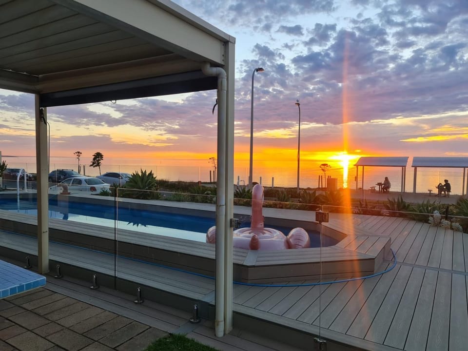Patio, Balcony/Terrace, Swimming pool, Sunrise, Sunset