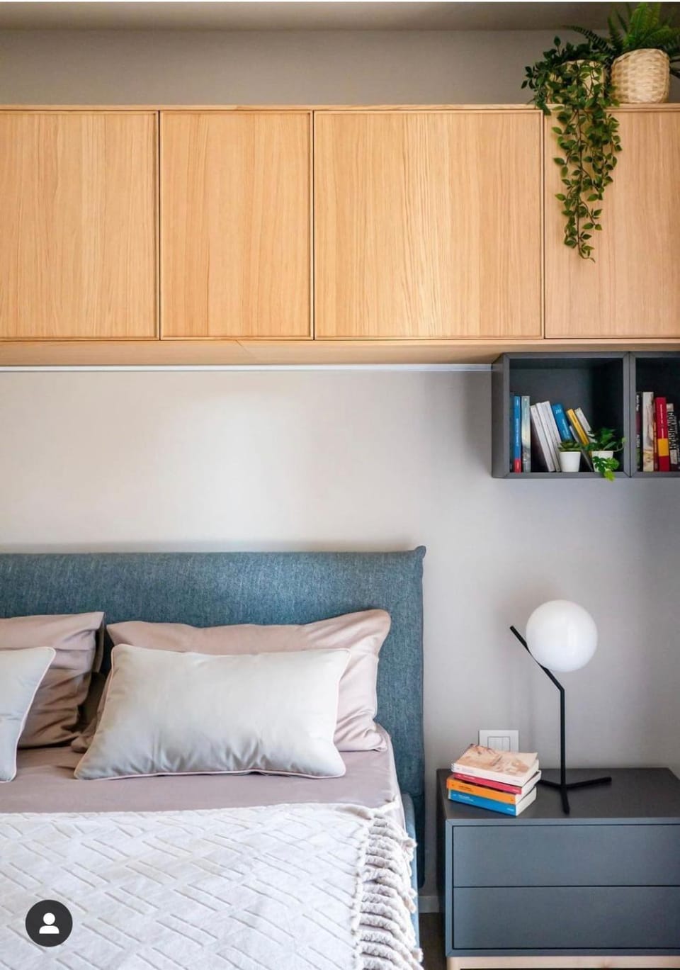 Bed, Library