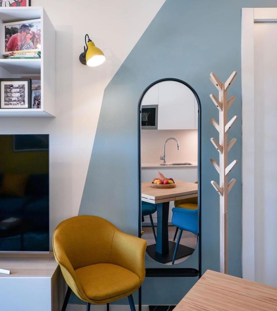 Seating area, Dining area