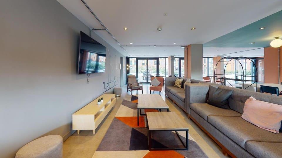 Communal lounge/ TV room