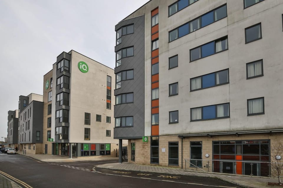 Property building, Day, Neighbourhood, Street view