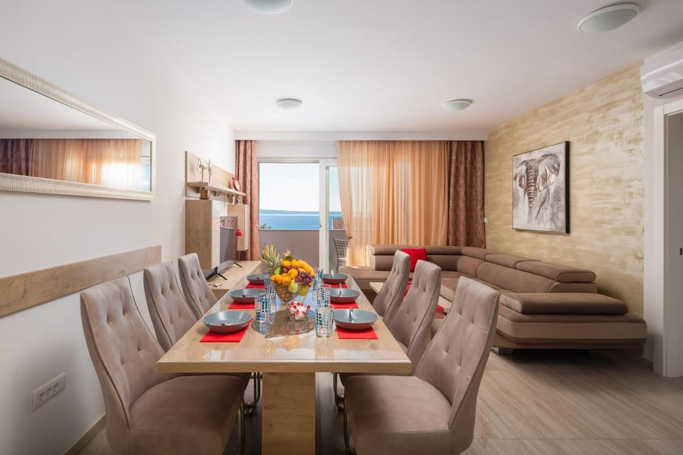 Living room, Sea view