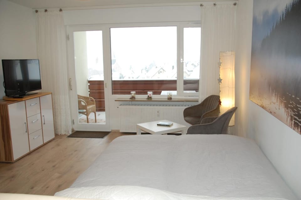 Living room, Photo of the whole room, Seating area