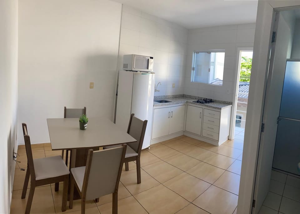 AP FRENTE À PRAÇA BEM LOCALIZADO 02 Apartment in São José