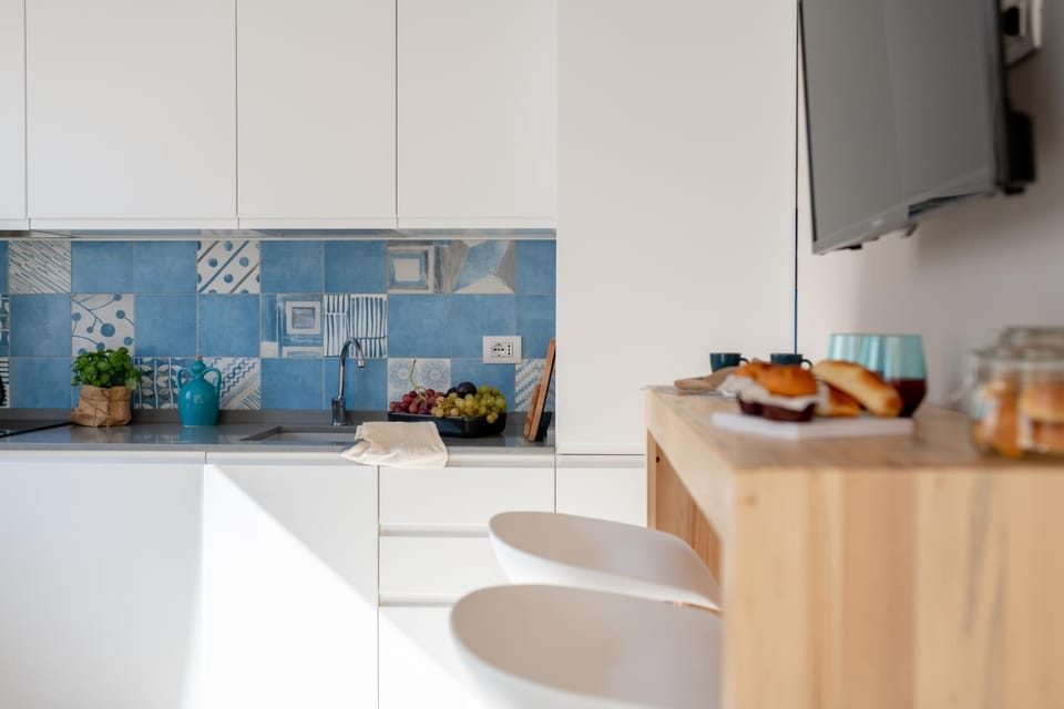Kitchen or kitchenette, Food and drinks, Food, pet friendly, stove