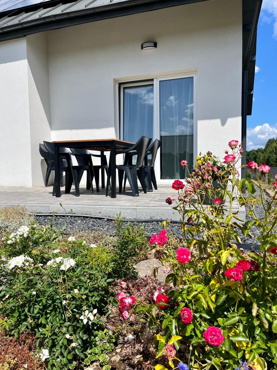 Property building, Day, Balcony/Terrace, Garden view