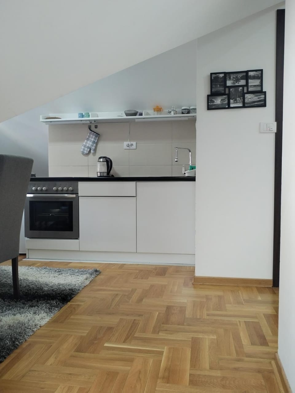 Kitchen or kitchenette, pet friendly, stove