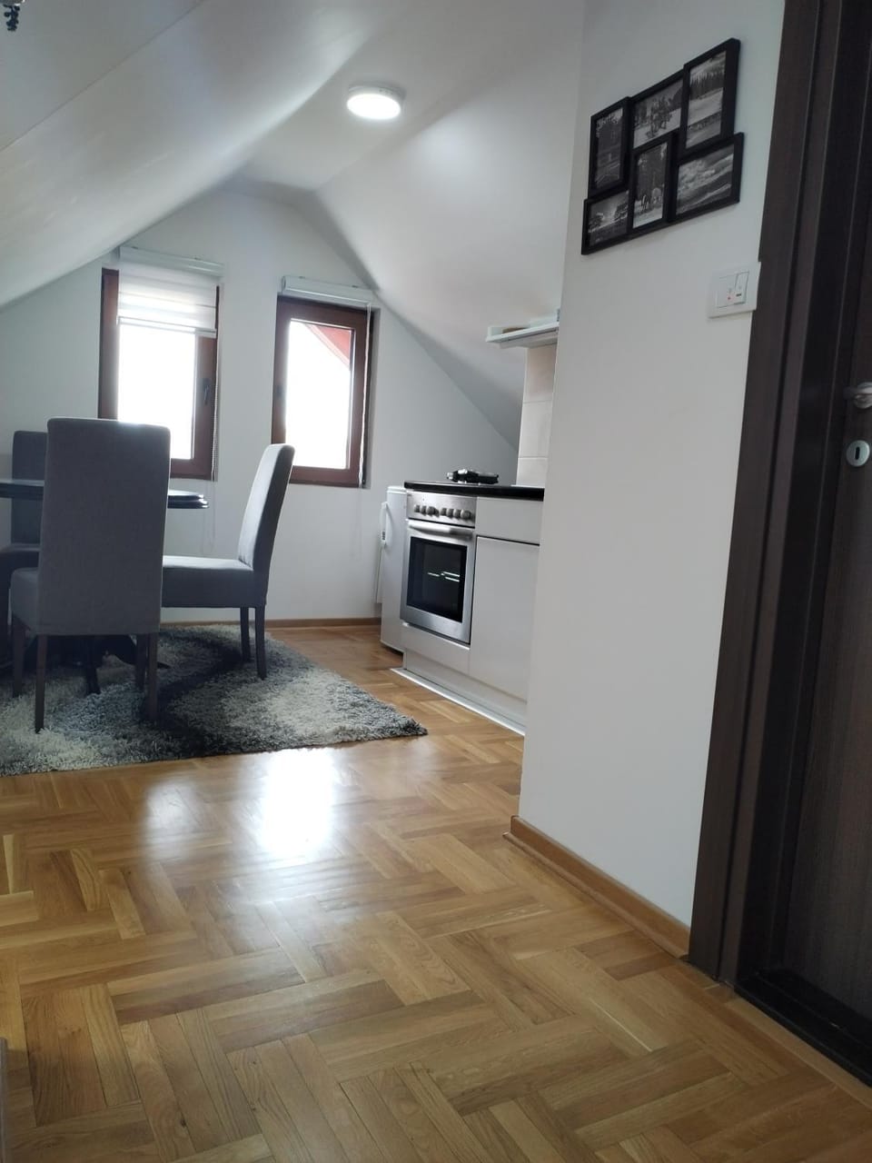 Kitchen or kitchenette, Dining area, pet friendly, stove