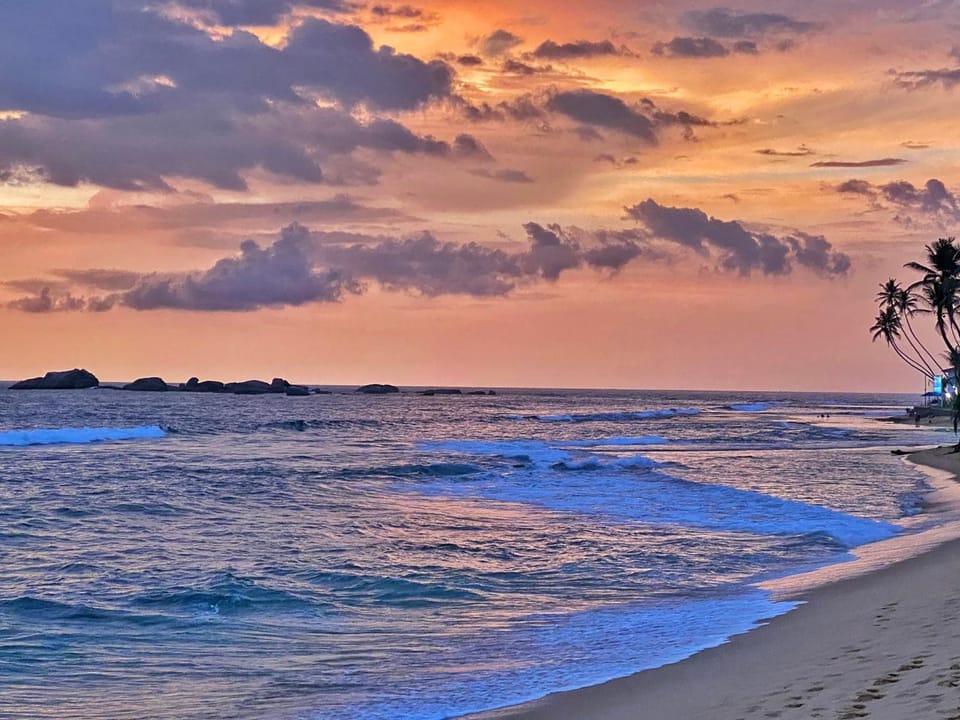 Main Reef Guest House Hotel in Hikkaduwa
