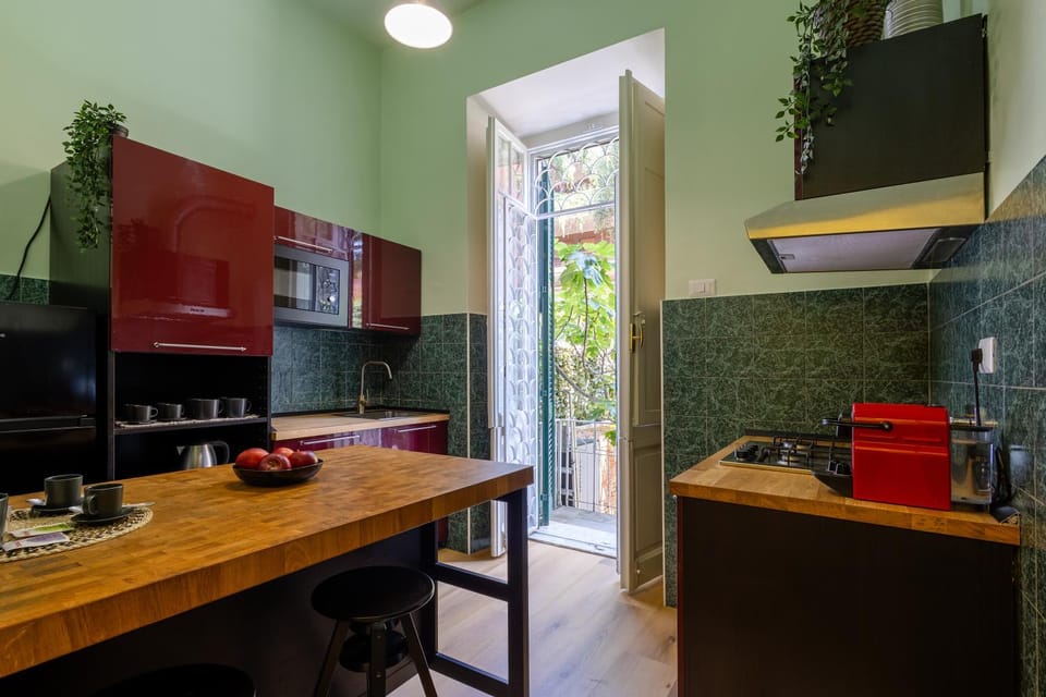 Dining area, kitchen