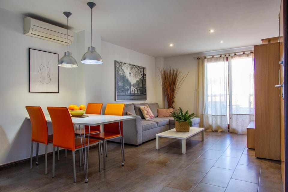 Living room, Seating area, Dining area, air conditioner