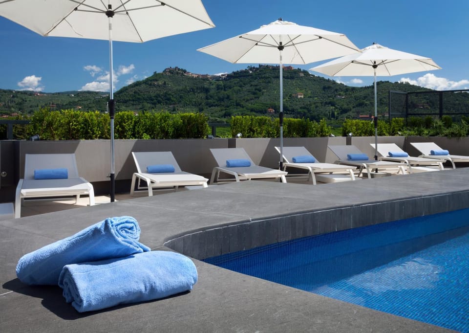 Solarium, Mountain view, Swimming pool