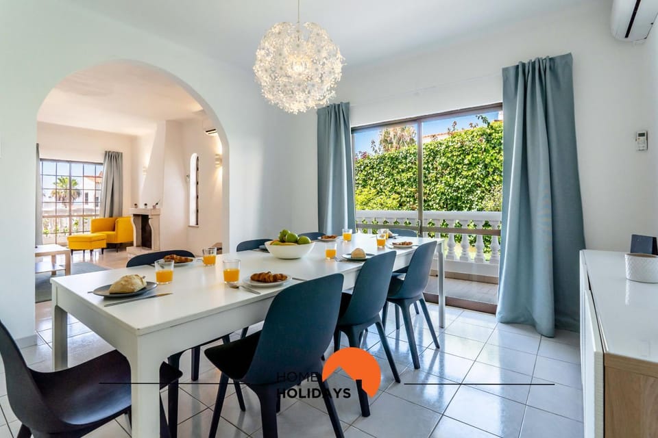 #072 Spacious Villa Perfect Algarve Villa in Albufeira