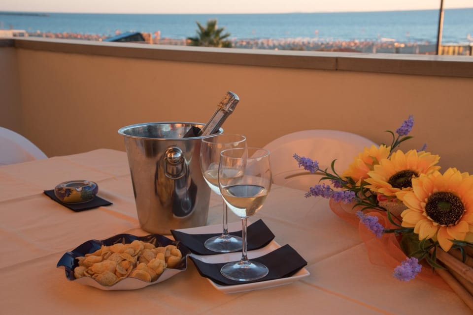 Sea view, Sea view, Drinks, Alcoholic drinks