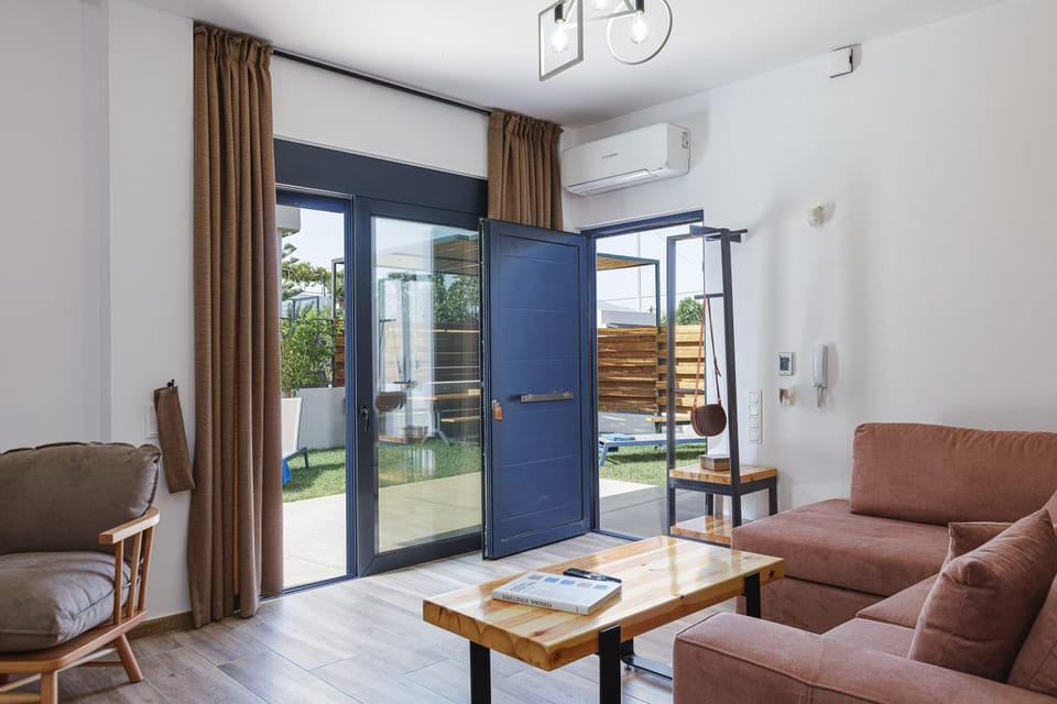 View (from property/room), Living room, Seating area