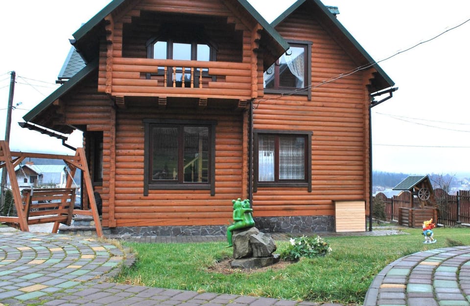 Property building, Day