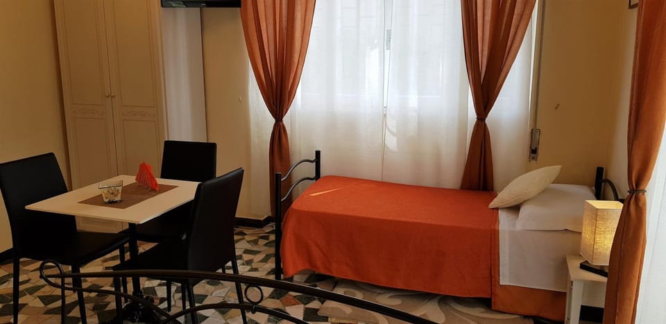 Bed, Photo of the whole room