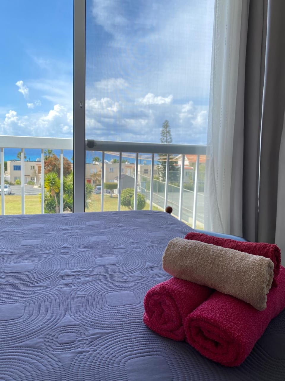 Bed, View (from property/room), Bedroom, Sea view, towels