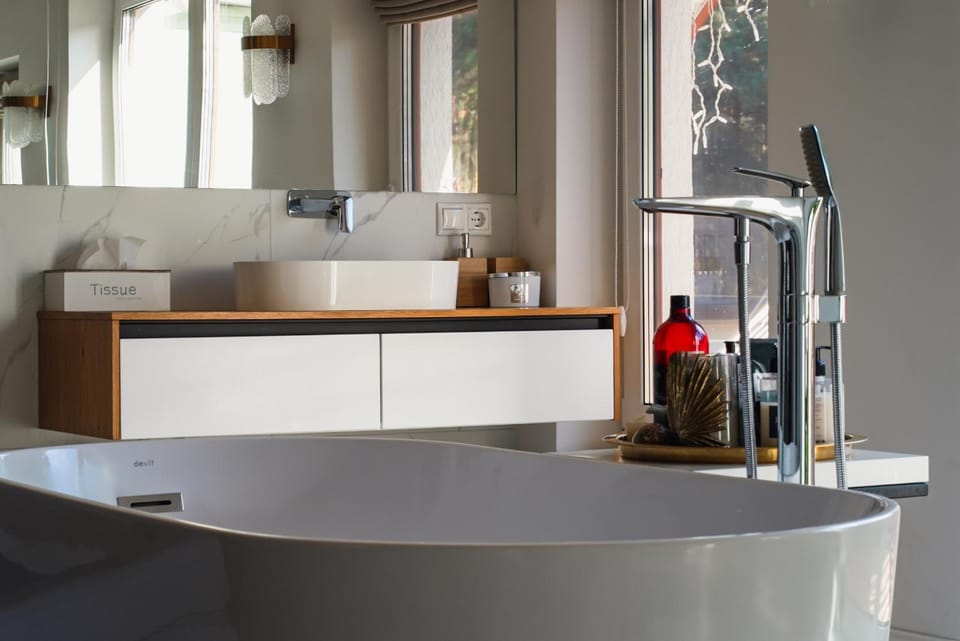 Bathroom, Bath
