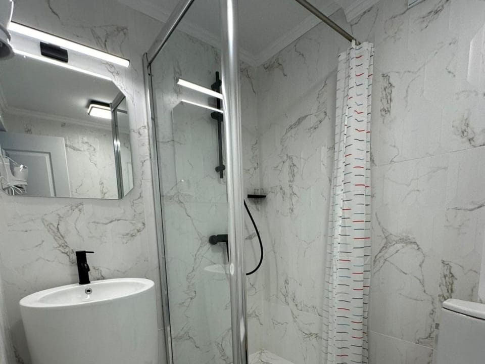 The Fame - Modern Studio in Top Location & Parking Apartment in Craiova