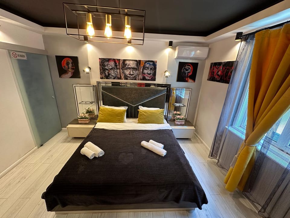 The Fame - Modern Studio in Top Location & Parking Apartment in Craiova