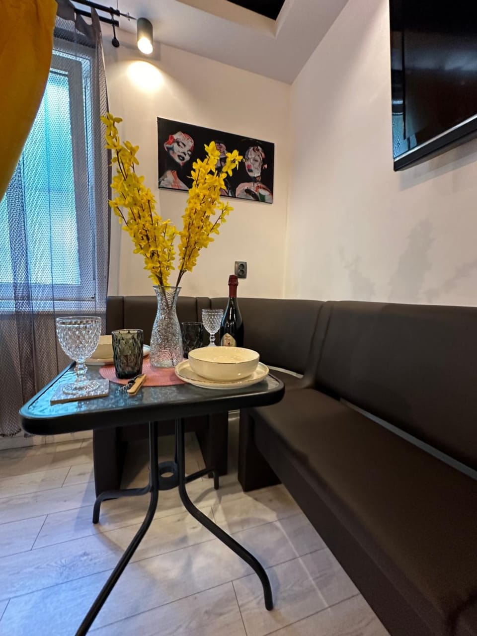 The Fame - Modern Studio in Top Location & Parking Apartment in Craiova