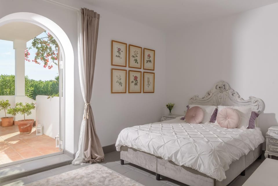 Living room, Bedroom