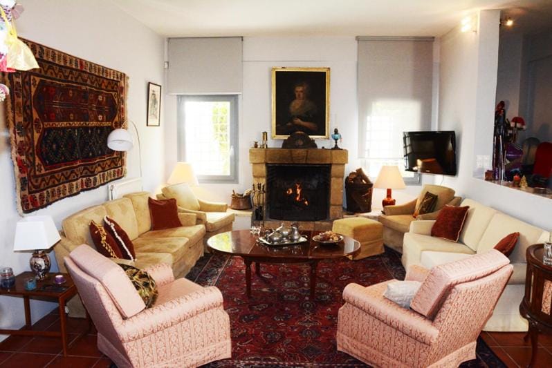 Living room, Seating area