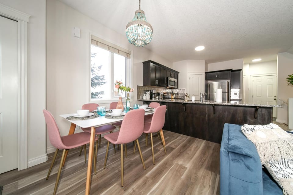 Dining area, kitchen