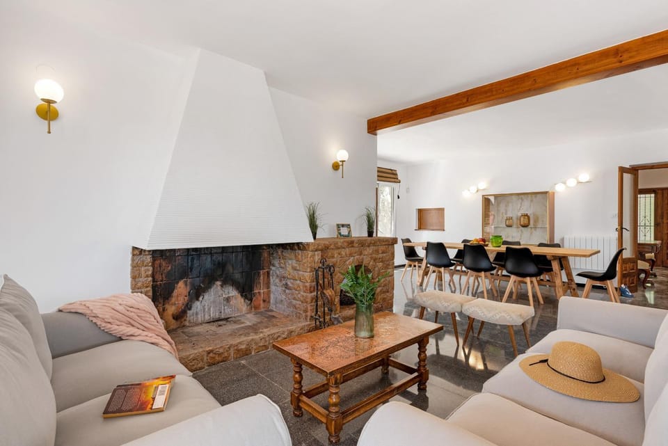 Communal lounge/ TV room, Living room