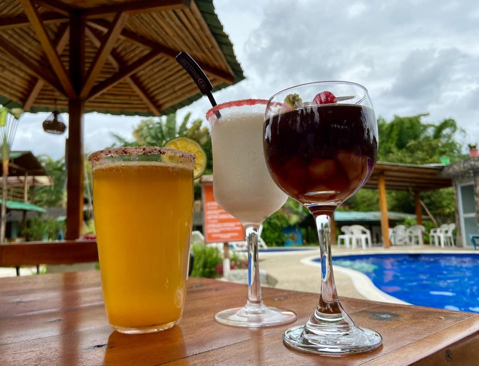 Day, Food and drinks, Pool view, Swimming pool, Drinks