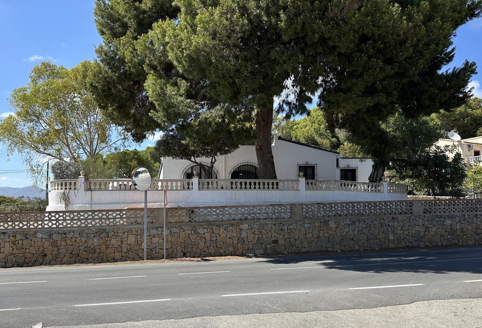 CASA SERRA CERCA DE LAS PLAYAS Y CALAS DE CALPE Chalet in Calp