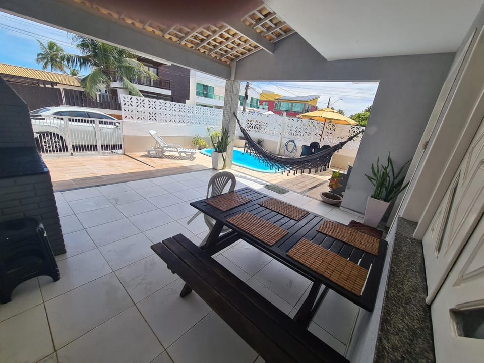 Patio, Swimming pool, sunbed