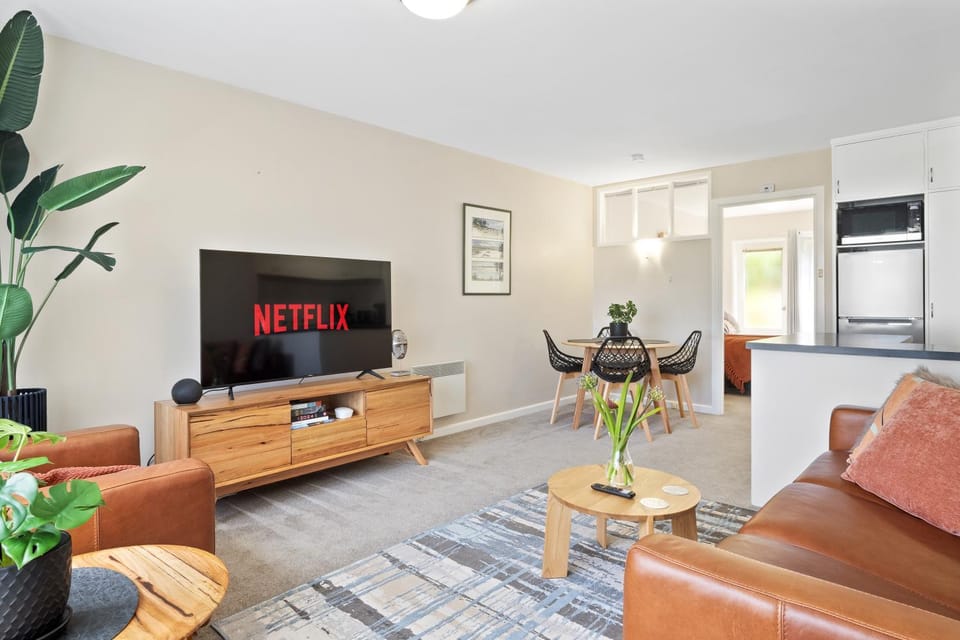 TV and multimedia, Living room, Entertainment, internet, locker