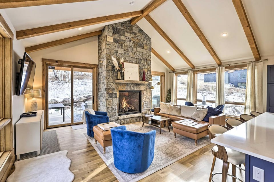 13 Mi to Slopes! Silverthorne Home w/ Pool Access House in Summit County