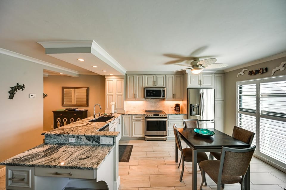 Coastal Marco Island Condo w/ Club Amenities! House in Marco Island