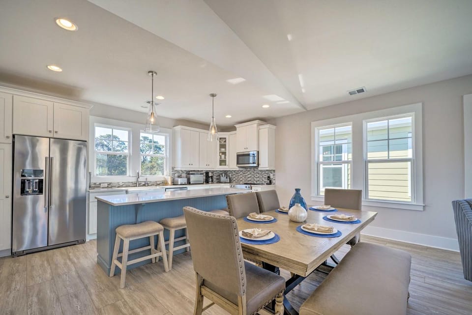Kure Beach Townhome: Short Walk to the Beach! House in Kure Beach