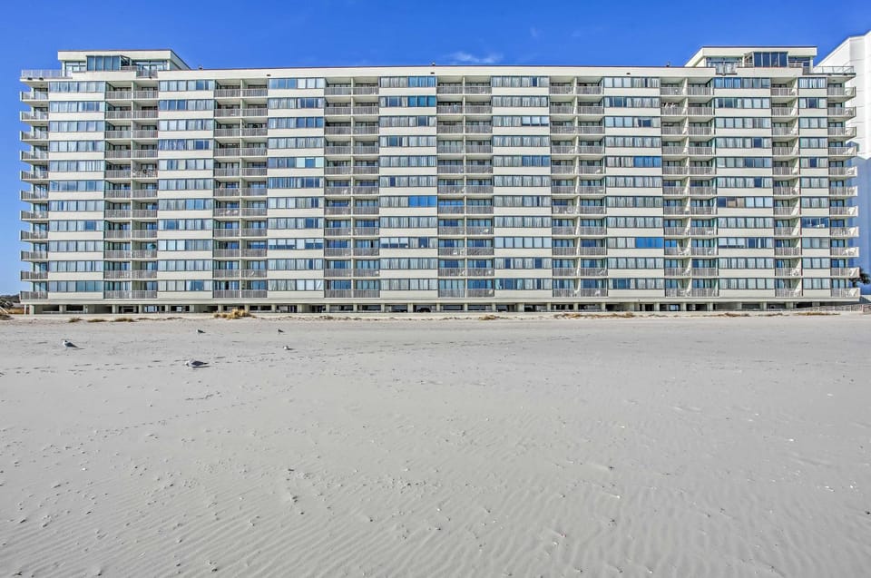 2 Mi to Golfing: Oceanfront Myrtle Beach Condo House in South Carolina