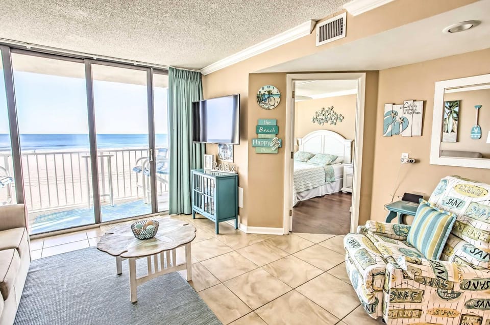 2 Mi to Golfing: Oceanfront Myrtle Beach Condo House in South Carolina