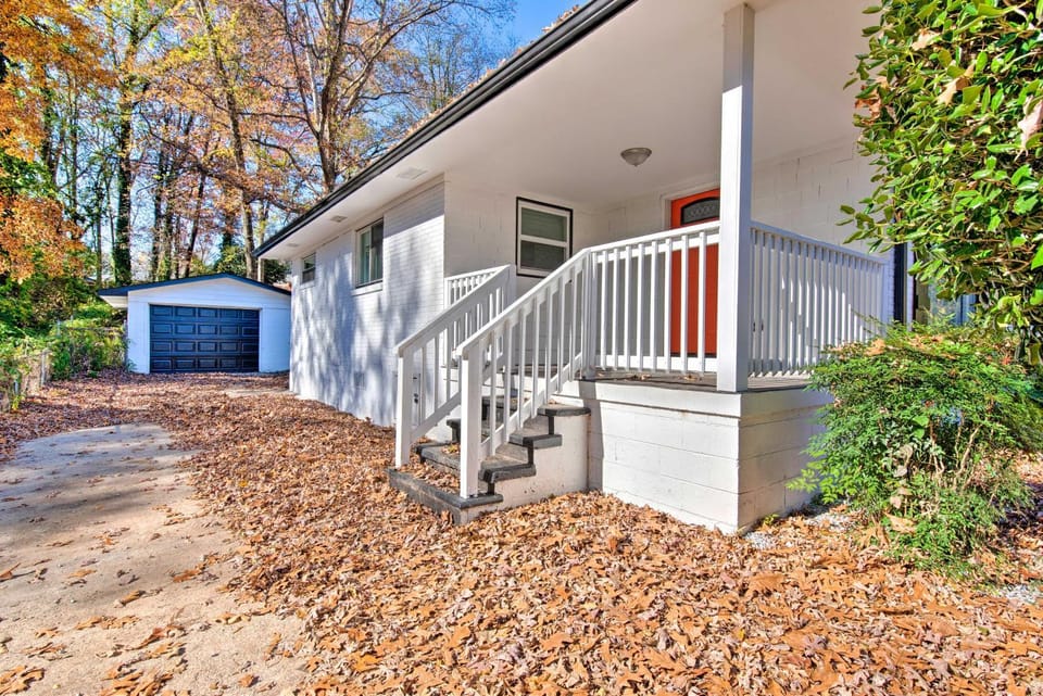 Central Location! ATL Stay 5 Mi to Mercedes-Benz House in Atlanta