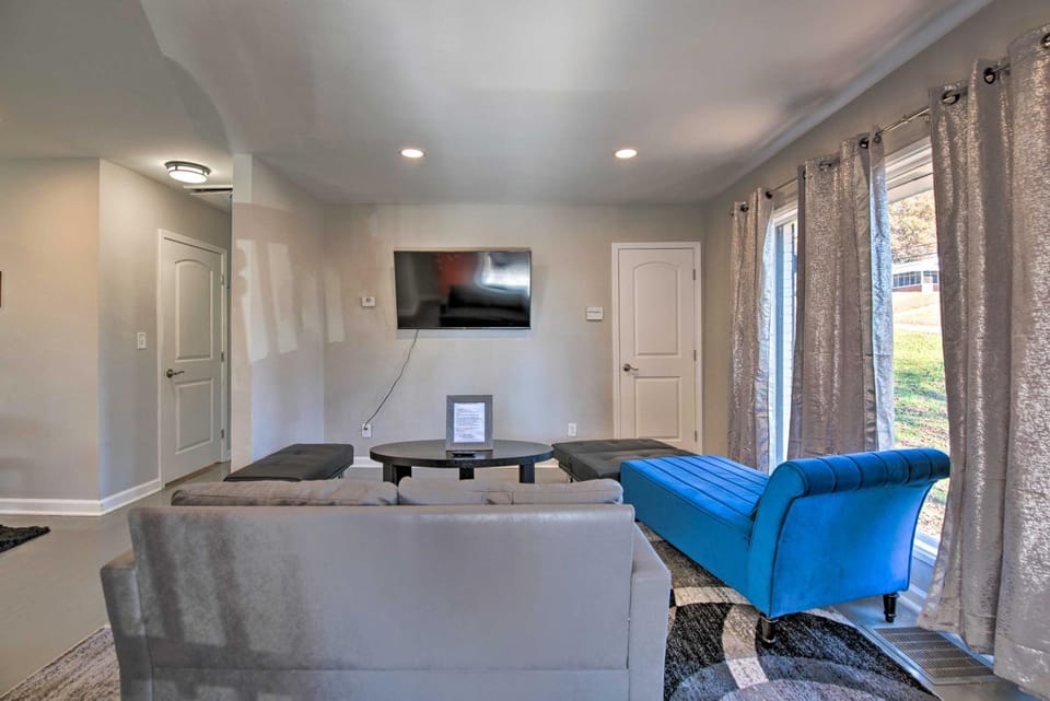 Central Location! ATL Stay 5 Mi to Mercedes-Benz House in Atlanta