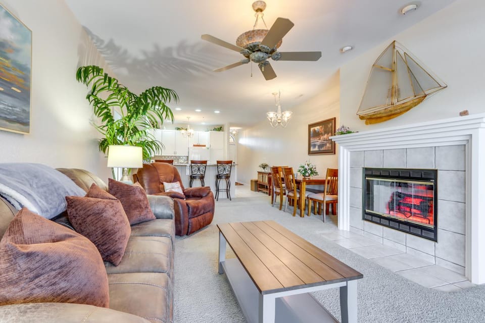 Private Boat Slip: Family-Friendly Lazy Days Condo House in Osage Beach