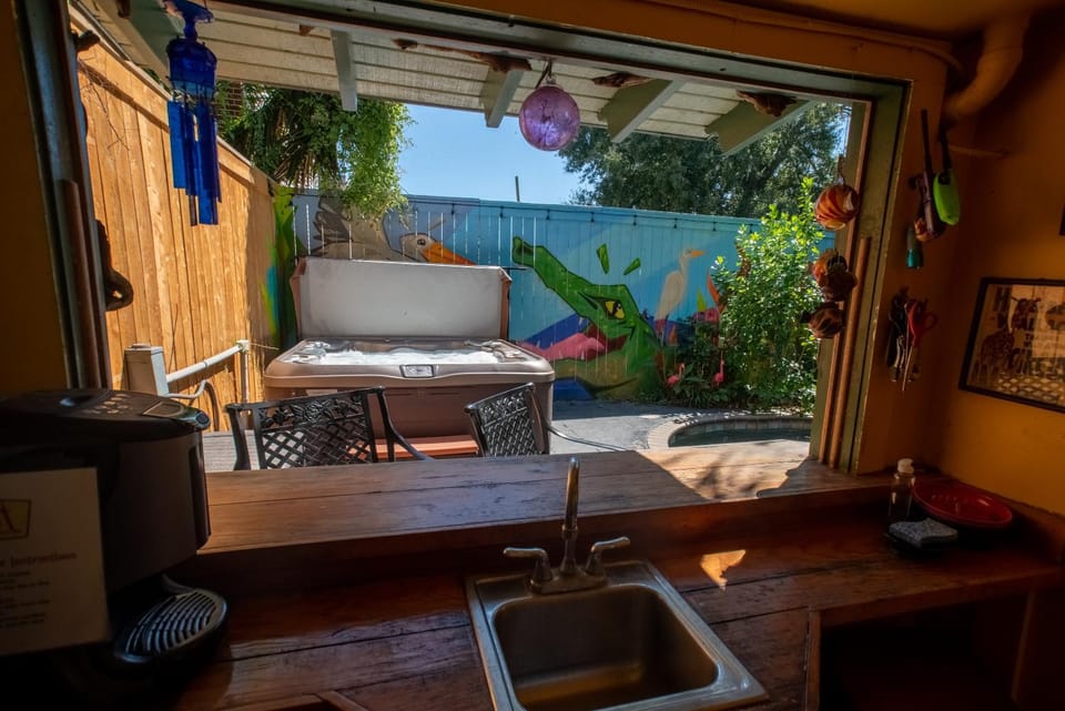 Patio, Garden, Hot Tub, Kitchen or kitchenette