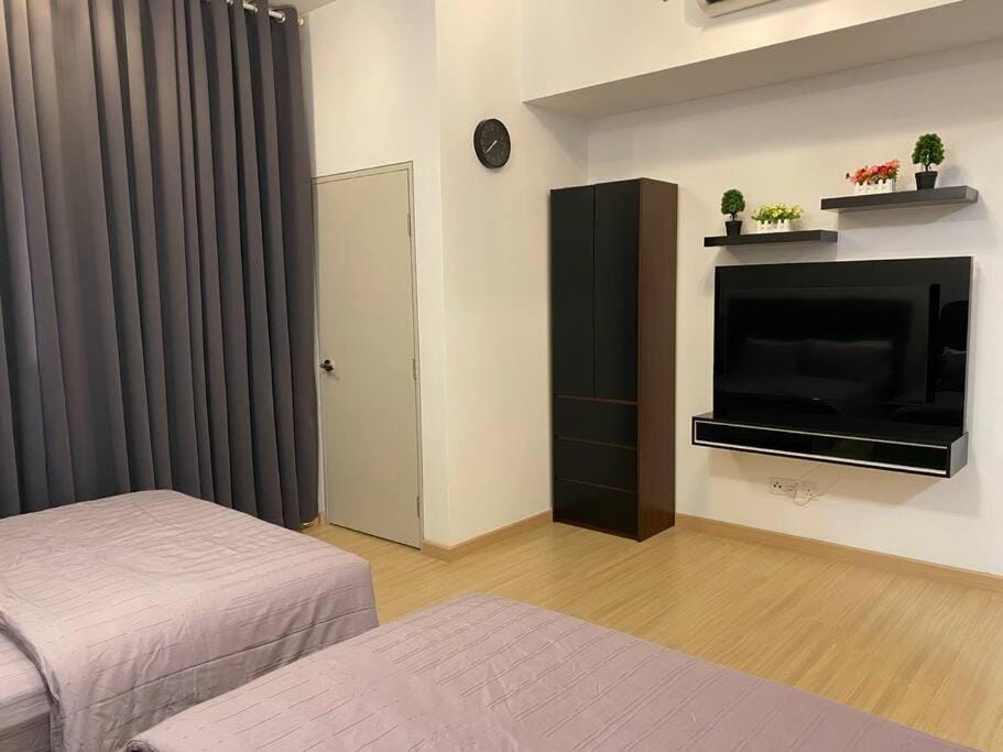 DSara Sungai Buloh Sentral MRT Studio Home with Two Free Parking Apartment in Petaling Jaya