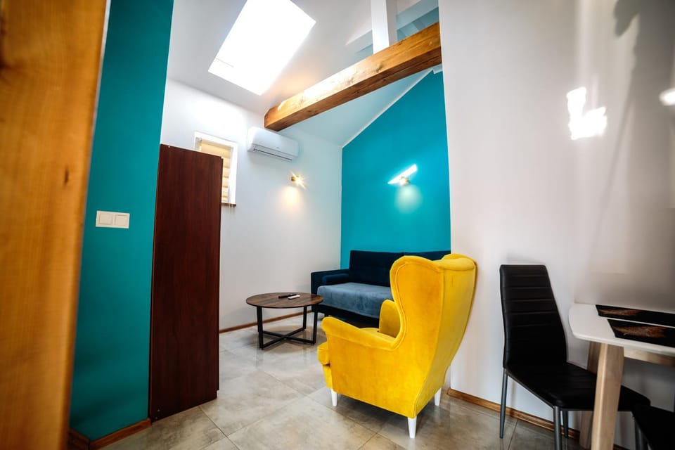 Communal lounge/ TV room, Living room, air conditioner