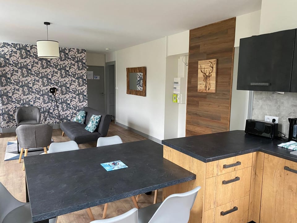 Les 4 flocons à 100m lac et du centre ville , wifi, parking, piscine ouverte dès le 1er mai Apartment in Gérardmer