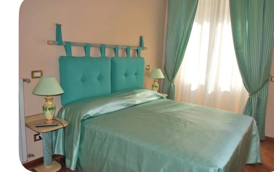 B&B Rifugio di Roma upon Metro B pvt bathroom pvt balcon Bed and Breakfast in Rome