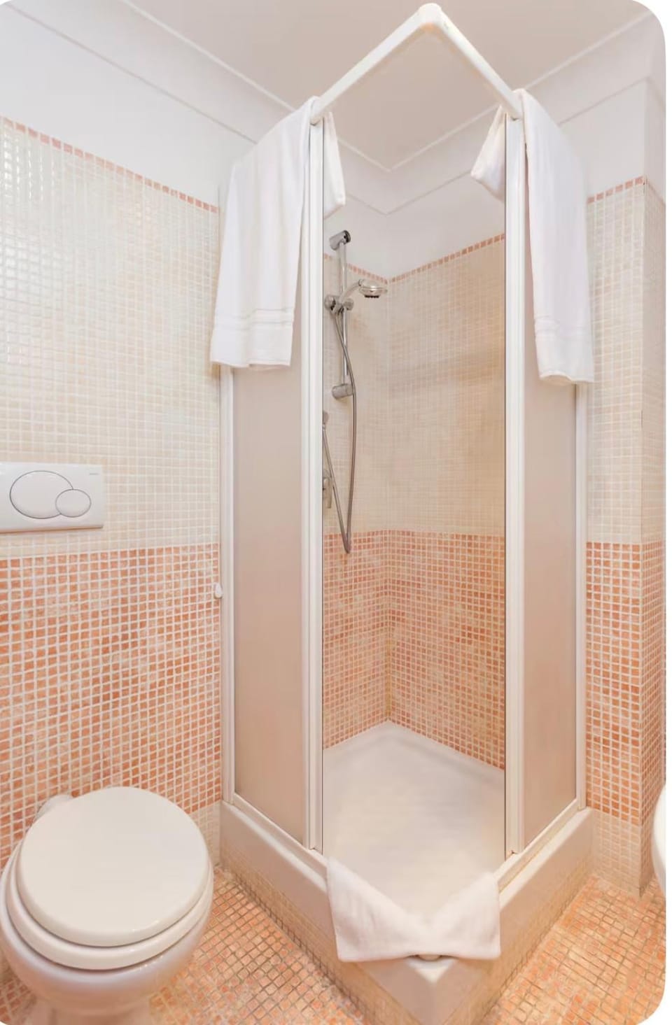 B&B Rifugio di Roma upon Metro B pvt bathroom pvt balcon Bed and Breakfast in Rome