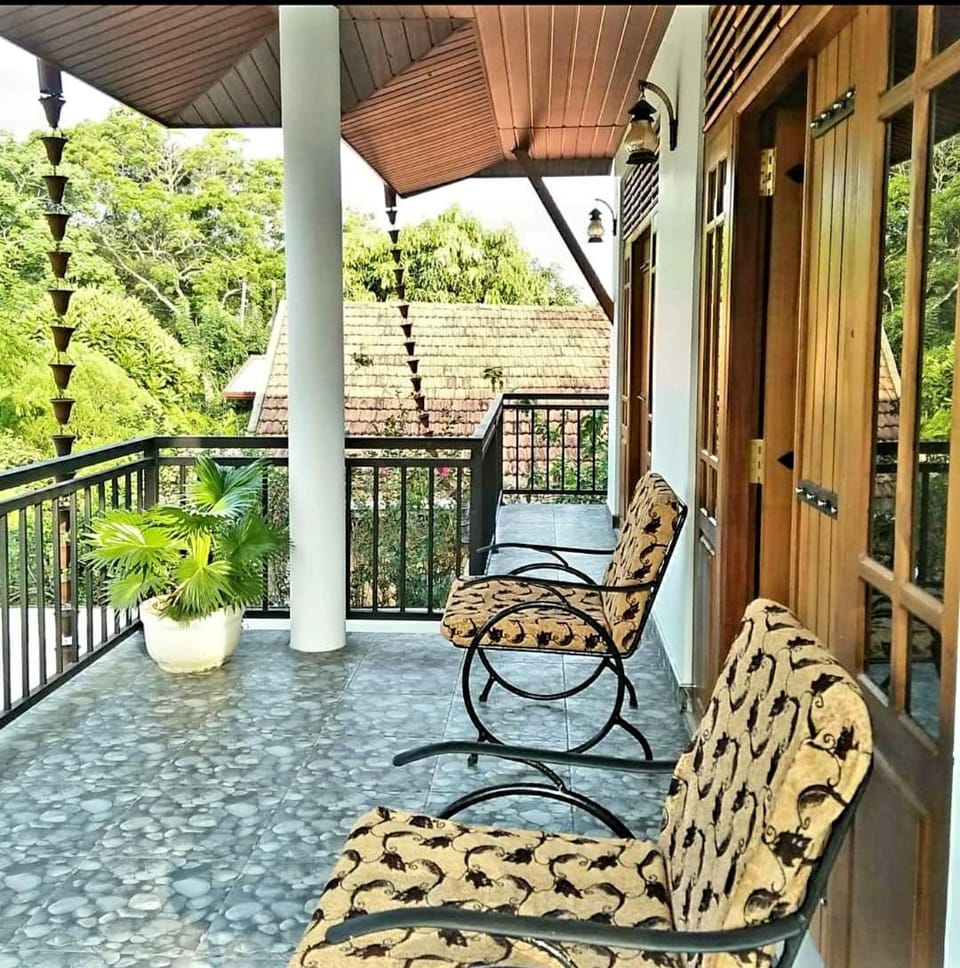 Patio, Balcony/Terrace, Seating area