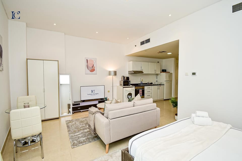TV and multimedia, Photo of the whole room, Bedroom, hair dresser, minibar, oven
